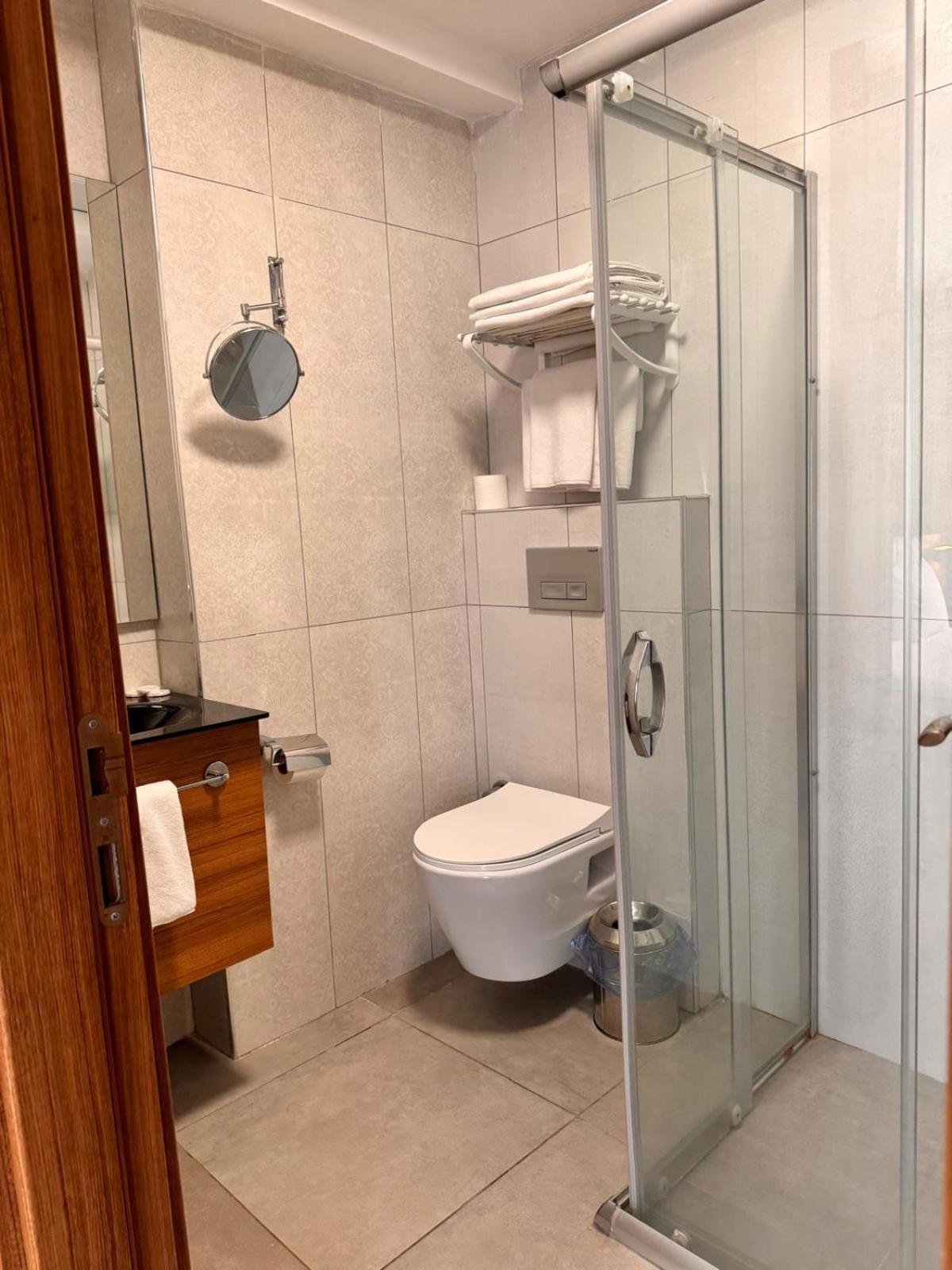 גבזה Innport Hotel מראה חיצוני תמונה
