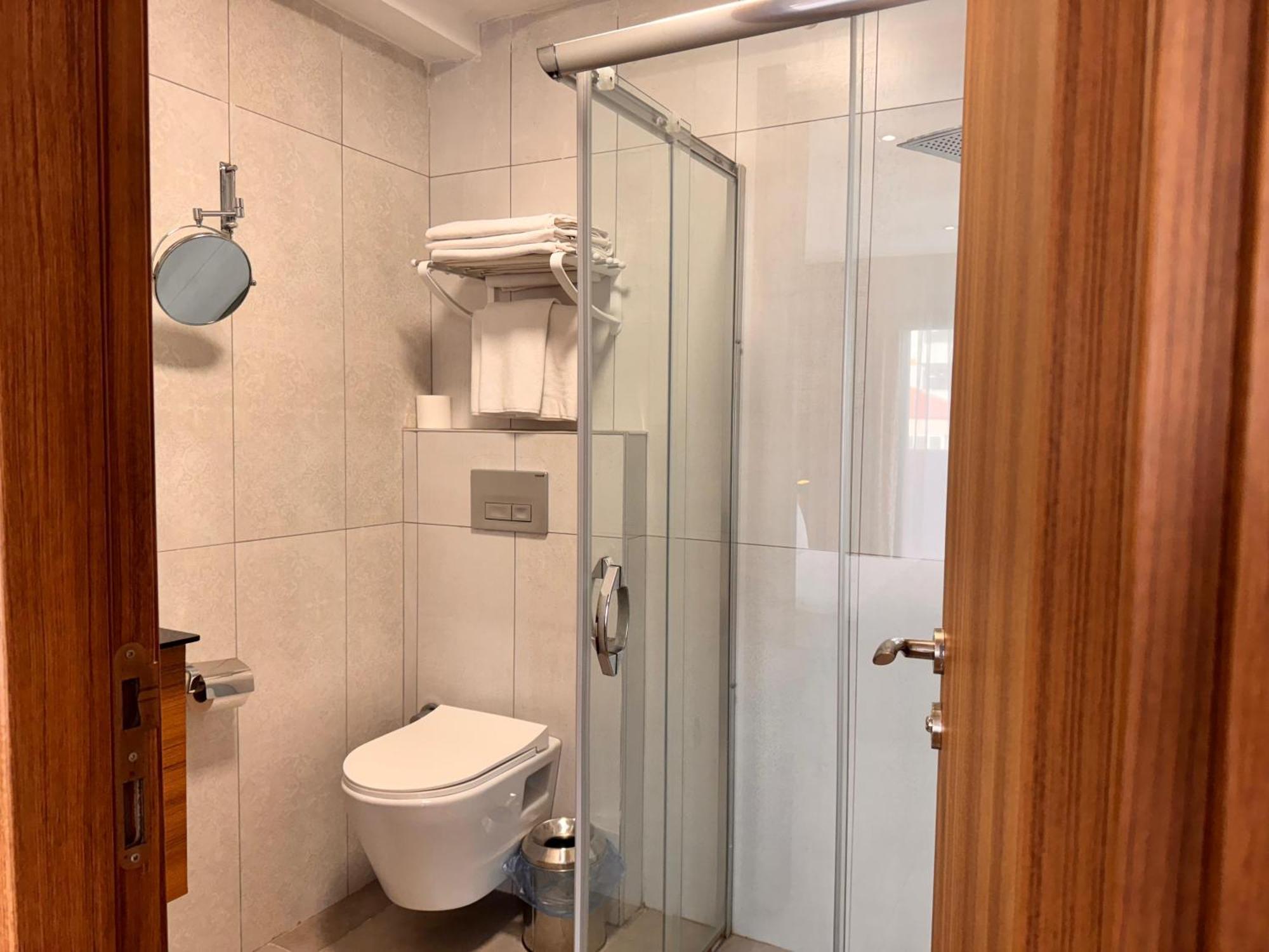 גבזה Innport Hotel מראה חיצוני תמונה
